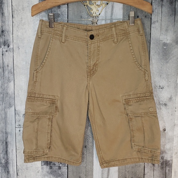 levi's khaki shorts